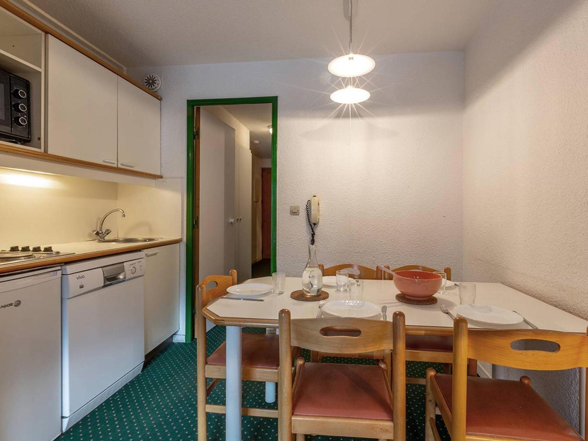 Appartement Confortable A Meribel, 6 Couchages, Balcon Expose Sud - Fr-1-355-57 المظهر الخارجي الصورة